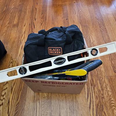 Assortment of Hand Tools, Brand-Name Cordless Drills & More (LR-JS)