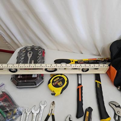 Assortment of Hand Tools, Brand-Name Cordless Drills & More (LR-JS)