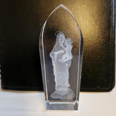 Sale Photo Thumbnail #92: This auction lot is for a beautiful Laser Etched Madonna & Child in Glass.  This item is heavy for its size and appears to be in good condition. Wonderful addition to any home looking to house religious icons.