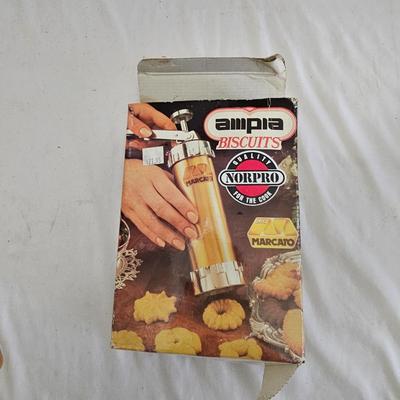 Williams Sonoma & Farberware Spouted Mixing Bowls & More (LR-JS)