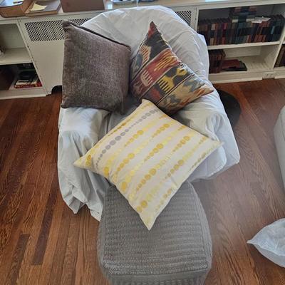 Surya Soft Ottoman w/Throw Pillows (LR-JS)