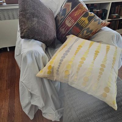 Surya Soft Ottoman w/Throw Pillows (LR-JS)