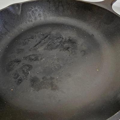 Lodge Cast Iron Cookware (LR-JS)