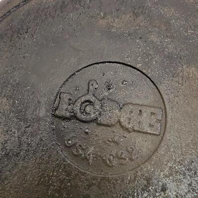 Lodge Cast Iron Cookware (LR-JS)