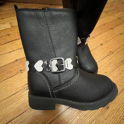 Sale Photo Thumbnail #176: Carter's Toddler Girls Aura Fashion Boot in black faux leather with a heart strap accent in size 7M.

*shipping available at buyers expense