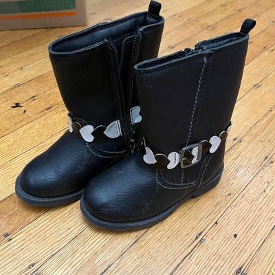 Sale Photo Thumbnail #175: Carter's Toddler Girls Aura Fashion Boot in black faux leather with a heart strap accent in size 7M.

*shipping available at buyers expense