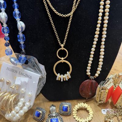 Sale Photo Thumbnail #35: Green Bubble Necklace, Pink Beads, VTG bracelet, 3PC blue stone set.