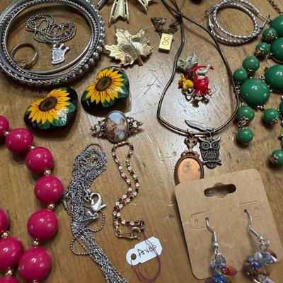 Sale Photo Thumbnail #38: Green Bubble Necklace, Pink Beads, VTG bracelet, 3PC blue stone set.