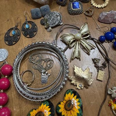 Sale Photo Thumbnail #39: Green Bubble Necklace, Pink Beads, VTG bracelet, 3PC blue stone set.