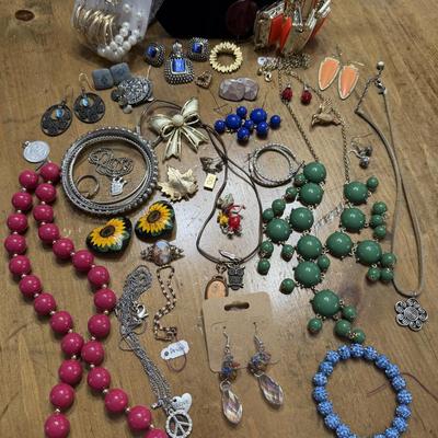 Sale Photo Thumbnail #36: Green Bubble Necklace, Pink Beads, VTG bracelet, 3PC blue stone set.