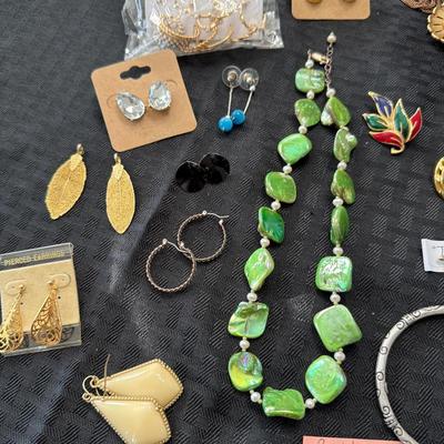 Sale Photo Thumbnail #43: Sara Coventry, Brighton, Pins, Earrings, Bracl