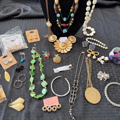 Sale Photo Thumbnail #40: Sara Coventry, Brighton, Pins, Earrings, Bracl