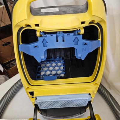 Miele HS15 Canister Vacuum & Accessories (LR-JS)