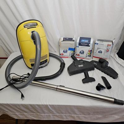 Miele HS15 Canister Vacuum & Accessories (LR-JS)