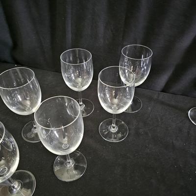Two Different Styles of Baccarat Wine Glasses (LR-JS)