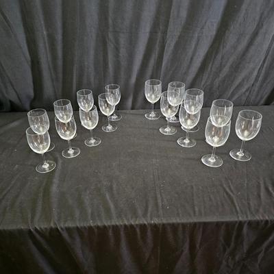 Two Different Styles of Baccarat Wine Glasses (LR-JS)