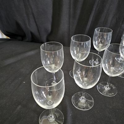 Two Different Styles of Baccarat Wine Glasses (LR-JS)