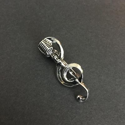 Cute Silver tone music microphone, pin /brooch