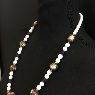 Vintage, Beautiful bead necklace