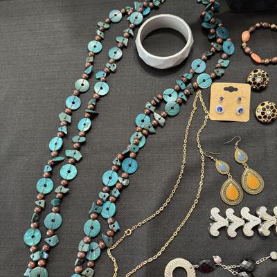 Sale Photo Thumbnail #58: Necklaces
Bracelets
Earrings
Clip on earrings
Pins