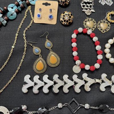 Sale Photo Thumbnail #59: Necklaces
Bracelets
Earrings
Clip on earrings
Pins