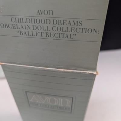 Avon Fashion American Times Porcelain Doll Collection w/ Boxes