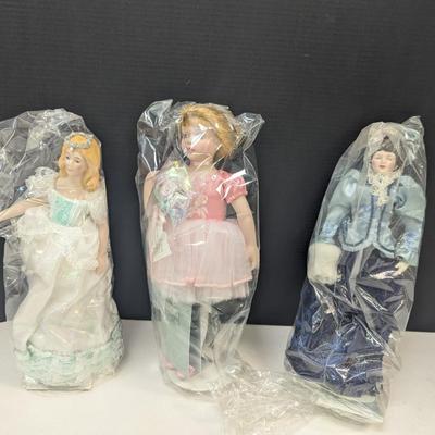 Avon Fashion American Times Porcelain Doll Collection w/ Boxes