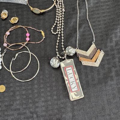 Sale Photo Thumbnail #71: Earrings
Necklaces
Bracelets
Brooches