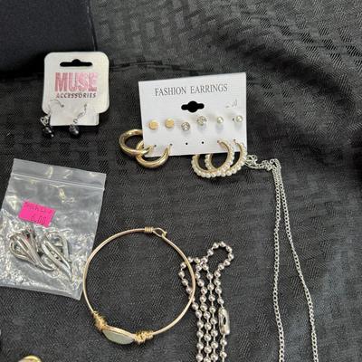 Sale Photo Thumbnail #70: Earrings
Necklaces
Bracelets
Brooches