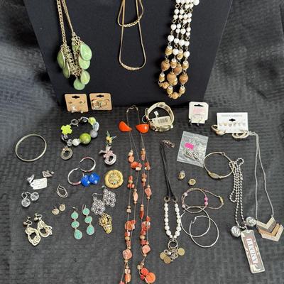 Sale Photo Thumbnail #64: Earrings
Necklaces
Bracelets
Brooches
