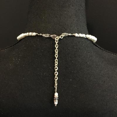 Beautiful, crystal & faux pearl necklace