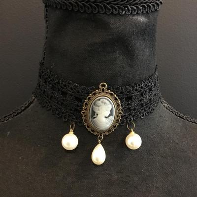 Vintage Victorian cameo photo, pearl choker
