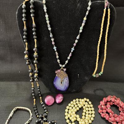 Sale Photo Thumbnail #73: Necklaces
Bracelets
Brooches
Clip on earrings