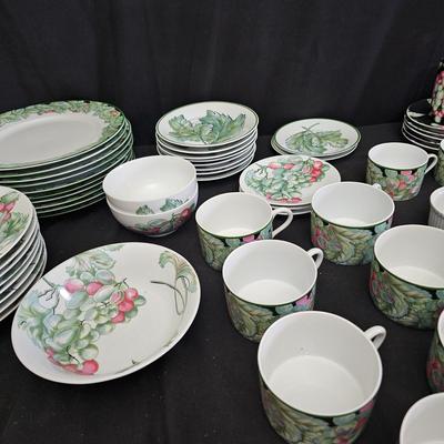 Vendanges China Set & More from Limoges (LR-JS)