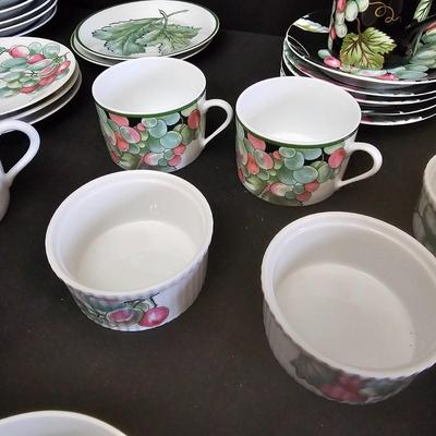 Vendanges China Set & More from Limoges (LR-JS)