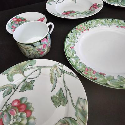 Vendanges China Set & More from Limoges (LR-JS)