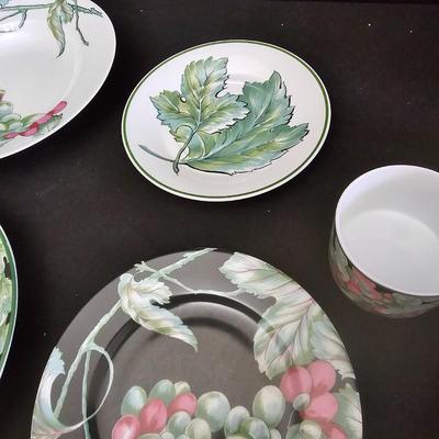 Vendanges China Set & More from Limoges (LR-JS)