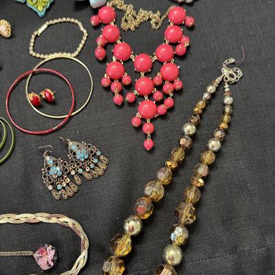 Sale Photo Thumbnail #95: Necklaces
Earrings
Bracelets
Brooches