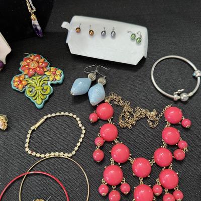 Sale Photo Thumbnail #94: Necklaces
Earrings
Bracelets
Brooches