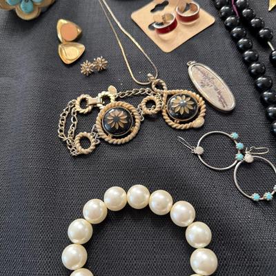 Sale Photo Thumbnail #107: Tigers Eye, Beads, Earrings, Necklace's and Pins & Broaches Bracelets