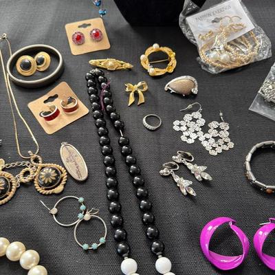 Sale Photo Thumbnail #108: Tigers Eye, Beads, Earrings, Necklace's and Pins & Broaches Bracelets