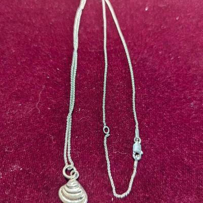 Made In Italy Silver Chain With Shell Pendant