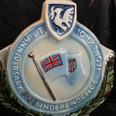 Vintage 1971 Jim Beam Fiji Independence Decanter – A Regal China Bourbon Collector’s Piece