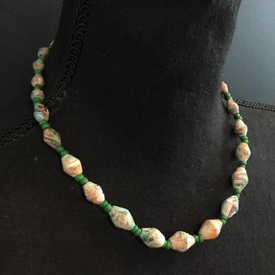 Beautiful vintage Slovakia bead necklace