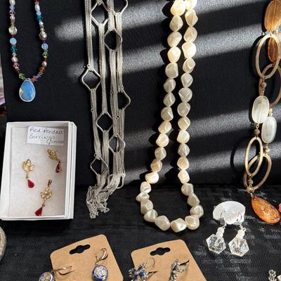 Sale Photo Thumbnail #128: Humming bird Pin, Broach, Earrings, Necklaces, bracelets.