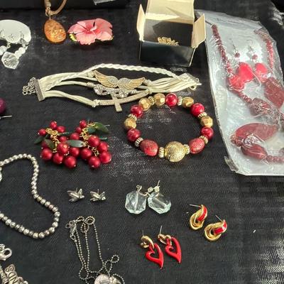 Sale Photo Thumbnail #126: Humming bird Pin, Broach, Earrings, Necklaces, bracelets.