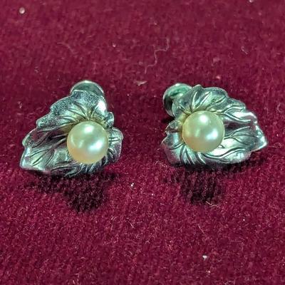 Vintage Maple Leaf Screw On Earrings #10
