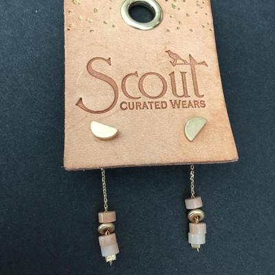 Beautiful Sunstone dangle earrings, gold toned