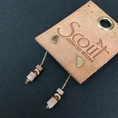 Beautiful Sunstone dangle earrings, gold toned