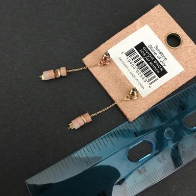 Beautiful Sunstone dangle earrings, gold toned